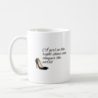 De Café Taza Con Los Zapatos Adecuados