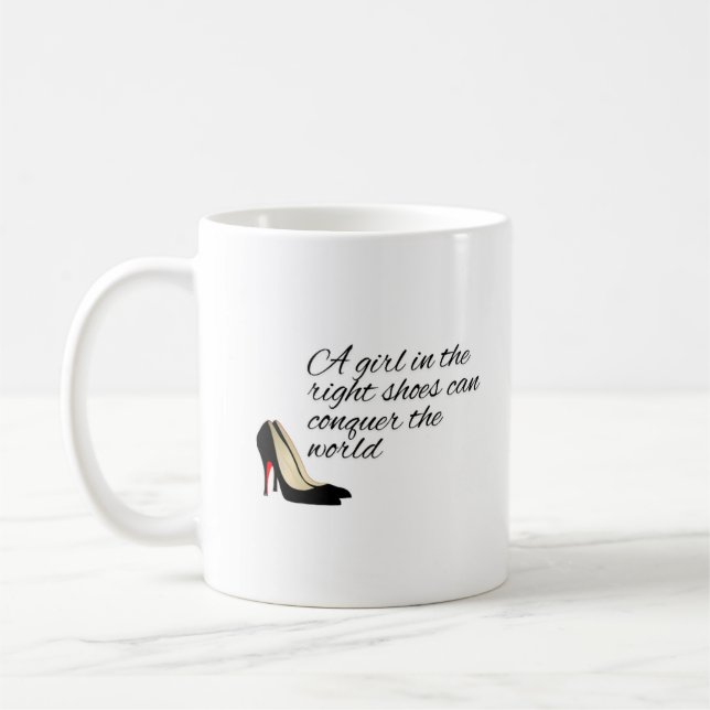 De Café Taza Con Los Zapatos Adecuados (Izquierda)