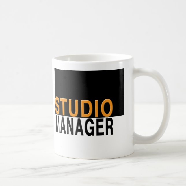 De Café Taza del encargado del estudio (Derecha)
