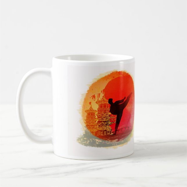 De Café taza del hombre del karate (Izquierda)