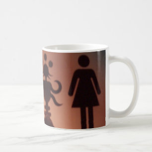 De Café taza extranjera femenina