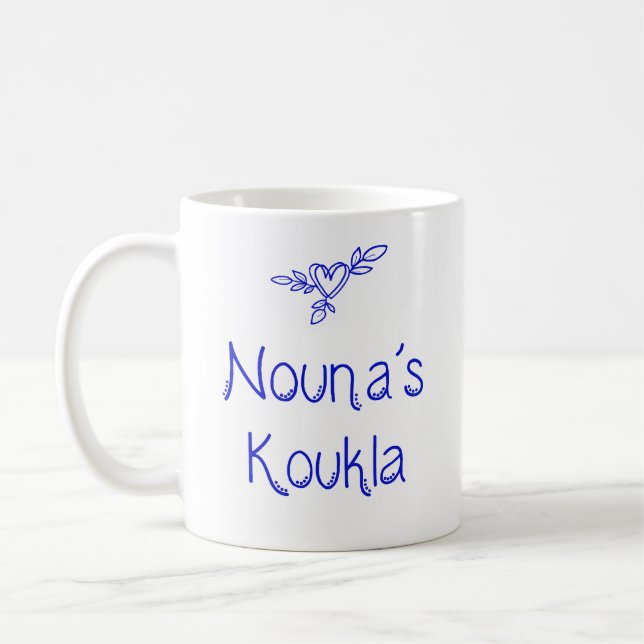 De Café Taza Greek Nouna's Koukla  (Izquierda)