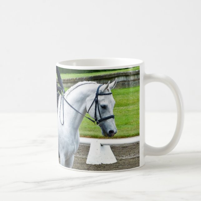 De Café Taza gris II del caballo del Dressage (Derecha)