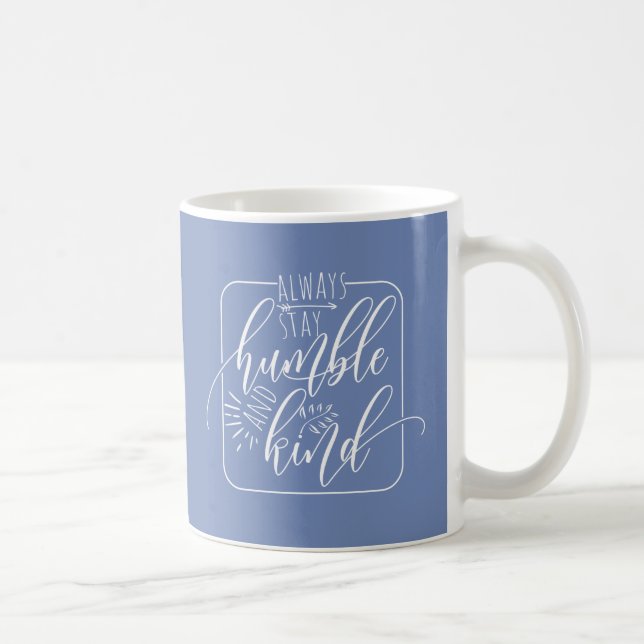 De Café Taza humilde y buena inspiradora fina del alcohol (Derecha)