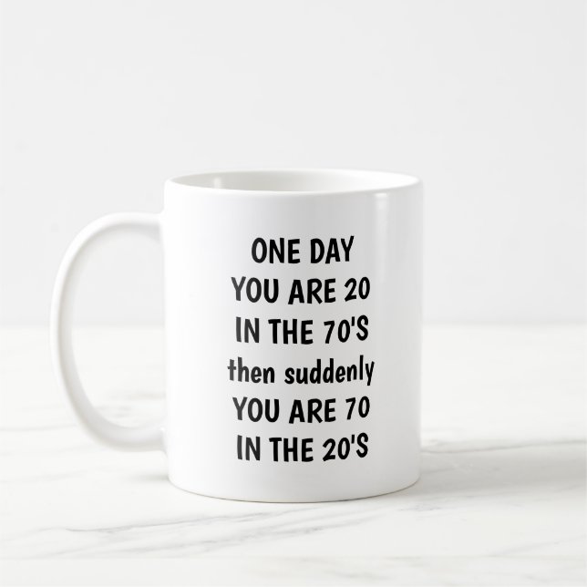 De Café Taza personalizada para el 70 cumpleaños con nombr (Izquierda)