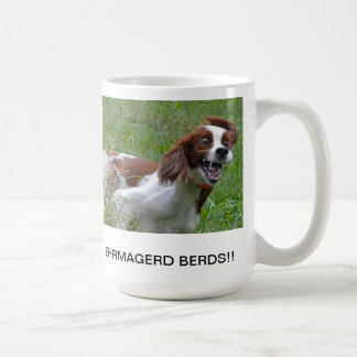 De Café Taza roja y blanca irlandesa del organismo