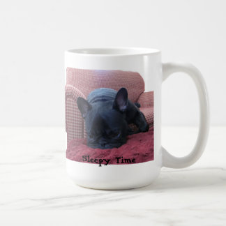 De Café Taza soñolienta del bulldog francés del tiempo