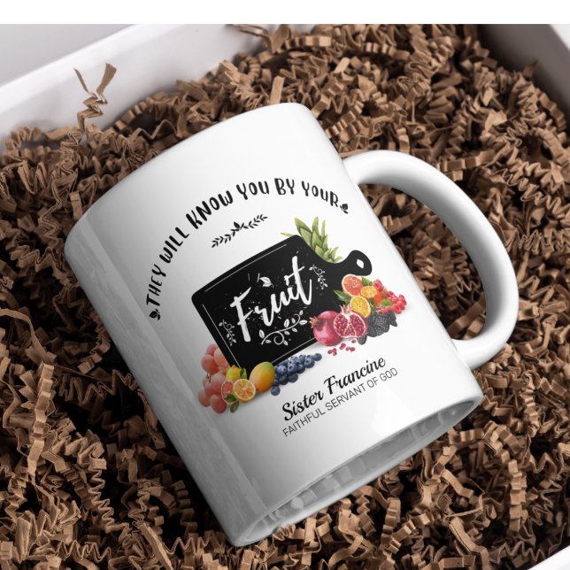 De Café Te Conocerán Por Su Fruto Taza (Personalized Christian mug. A great gift to show how much you care. )