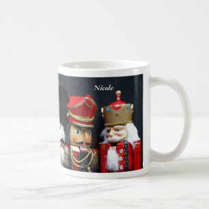De Café Tres cascanueces en la taza negra