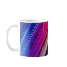 Una taza con colores brillantes y atrevidos