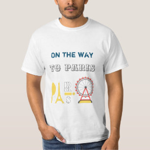 De camino a París hombres con camiseta blanca