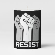 Resistir con puño - en vela pilar blanca 0002