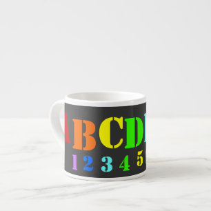 De Espresso La taza del niño del alfabeto