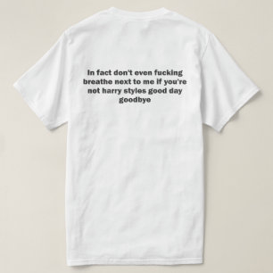 De hecho no hace incluso… la camisa