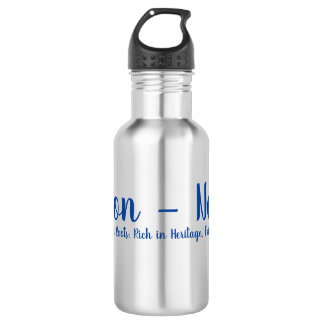 De la botella de agua de estas raíces