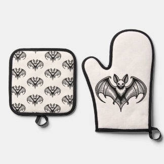 De Manoplas Bat Patterned Oven Mitt and Pot Holder set