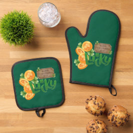 De Manoplas Lucky Coin Oven Mitt and Pot Holders Set