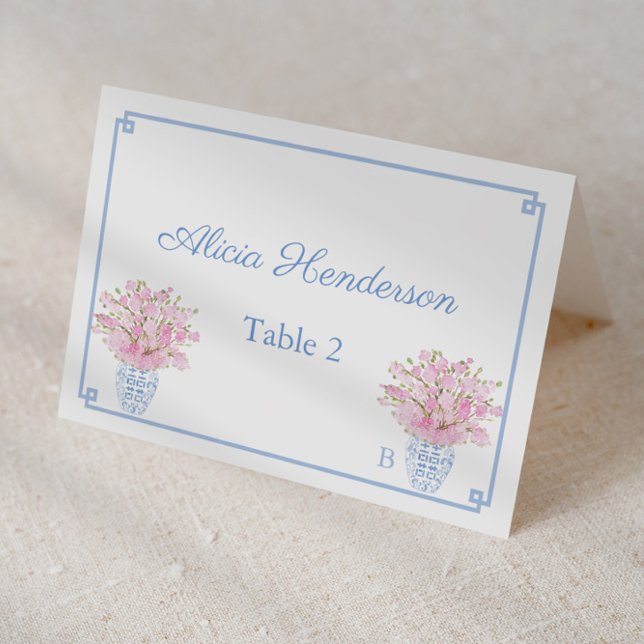 De Mesa Tarjeta Preppy Boda Rosa Y Azul Moda (Individual place card design featuring pale blue ginger jar filled with blush pink cherry blossoms)