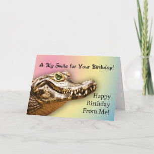 De mí, tarjeta de cumpleaños con un cocodrilo sonr