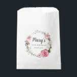 De Papel Bolsa Rustic Rosa Floral 90th Birthday Favor<br><div class="desc">Puedes crear fácilmente una bolsa de favores muy bonito para tu celebración de cumpleaños número 90. En el centro hay una corona rústica. Además de las rosas rosas rosas hay hortensias blancas. Ambos están envueltos en hojas verdes de salvia. El nombre de la celebración de cumpleaños está en el centro...</div>