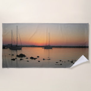 De Playa Barcos griegos en la toalla Cyclades Sunset Beach