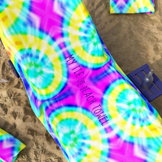 De Playa Tie Dye Trippy Toalla Hippie Groovy Personalizado  (A colorful tie dye beach towel with space for your name. Groovy!)
