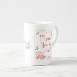 De Porcelana Mamá (personalizable) le aman, taza floral del