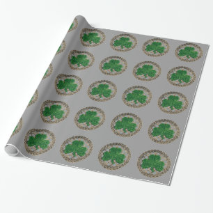 De Regalo Shamrock gris sobre nudos celtas envolviendo papel