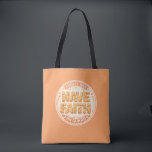 De Tela Bolso tote Fe Angelical<br><div class="desc">Lleva la paz y la seguridad divina a tu vida diaria con nuestra Colección Fe Angelical. Cada artículo presenta el mensaje edificante “LOS ÁNGELES ESTÁN DE GUARDIA – TEN FE”, diseñado en letras florales gruesas hechas de pequeños brotes pastel en tonos de melocotón, amarillo y naranja suave. Un halo suave...</div>