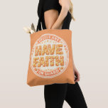 De Tela Bolso tote Fe Angelical<br><div class="desc">Lleva la paz y la seguridad divina a tu vida diaria con nuestra Colección Fe Angelical. Cada artículo presenta el mensaje edificante “LOS ÁNGELES ESTÁN DE GUARDIA – TEN FE”, diseñado en letras florales gruesas hechas de pequeños brotes pastel en tonos de melocotón, amarillo y naranja suave. Un halo suave...</div>