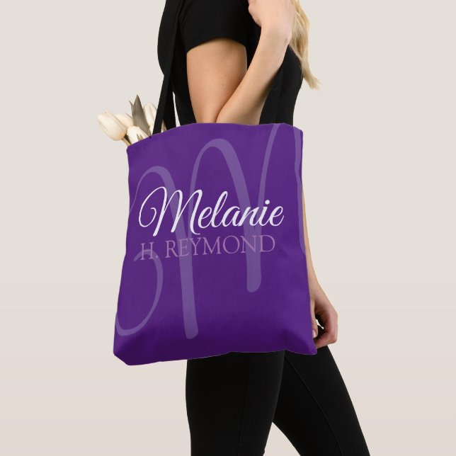 De Tela Elegante bolso morado con su nombre e inicial (Detalle)