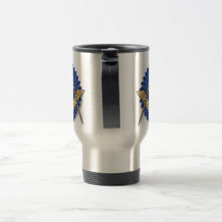De Viaje 2 echaron a un lado taza masónica