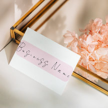 Elegante Tarjeta Minimalista Rosa con Código QR