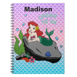 De vuelta a la escuela con sirenas y cuaderno mari