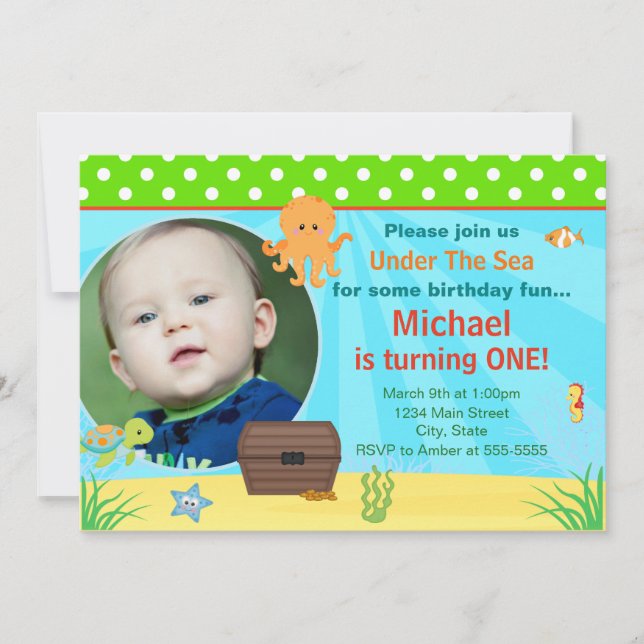 Debajo de la tarjeta de la foto de la invitación (Anverso)