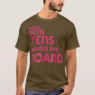 Decenas a lo largo de la camiseta del ventilador d