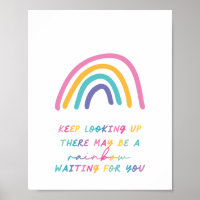 Decoración de una sala de juegos estilo arcoiris y