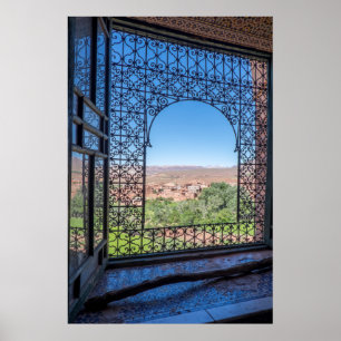 Decoración de ventana ornamentada