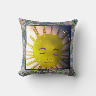 Decoración relajante de un niño con una almohada