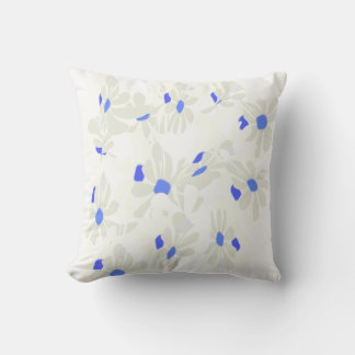 Decorativo Belleza Sutil: Cojín con Patrón Floral Azul