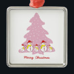 Dejemos que nieve personalizado adorno de Navidad<br><div class="desc">Dejemos que nieve personalizado adorno de Navidad con una fila de adorables hombres de nieve con gorra rojo,  bufanda amarilla,  ojos de botón y palos en un lindo árbol de Navidad con copos de nieve.</div>