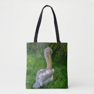 Del pelícano la bolsa de asas cercana para arriba