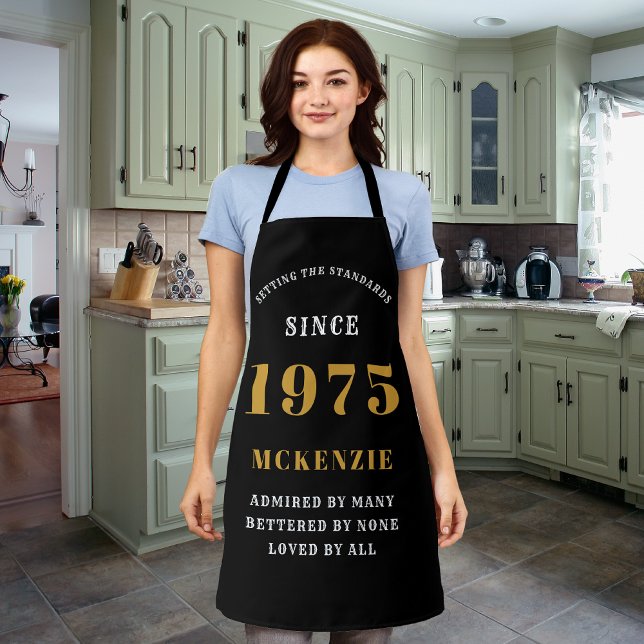 Delantal 50.º cumpleaños 1975 Moda de nombres elegante oro  (long black 50th birthday apron for those born 1975)
