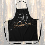 Delantal 50 y fabuloso negro moderno 50 cumpleaños<br><div class="desc">50 y Fabuloso Apron Black 50th Birthday. Es de moda decir 50 y fabuloso para una mujer. El fondo es negro y el texto en tonos blancos y dorados de moda. Personalizar el delantal con el número de edad.</div>