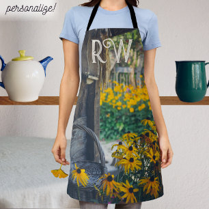 Delantal Acogedora casa de campo con flores amarillas