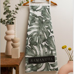 Delantal Acuarela Tropical Oasis Moderno Patrón de hojas<br><div class="desc">Presentamos nuestra colección de patrones de acuarela tropical de Oasis moderno, ahora disponible en Zazzle! Sumérjase en la vibrante belleza de la naturaleza con estos impresionantes productos con un toque contemporáneo en el follaje tropical.Elija entre una amplia gama de productos para satisfacer sus necesidades y estilo personal. Ya sea que...</div>