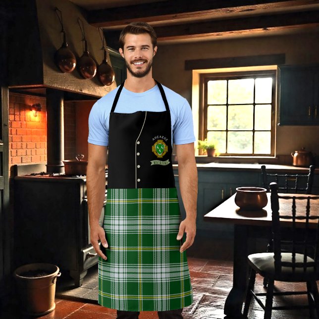 Delantal Ahearne Irish Shield y Tartan Personalized Kilt (Subido por el creador)