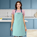 Delantal Añadir su nombre Mint Turquoise Gingham<br><div class="desc">Apron personalizado con un patrón de gingham color turquesa con un guión azul para tu nombre. Es un gran regalo para quien le gusta cocinar, hornear o BBQ. Personalízalo reemplazando el texto del marcador de posición. Para obtener más opciones, como cambiar el tipo de letra y su tamaño/color o el...</div>