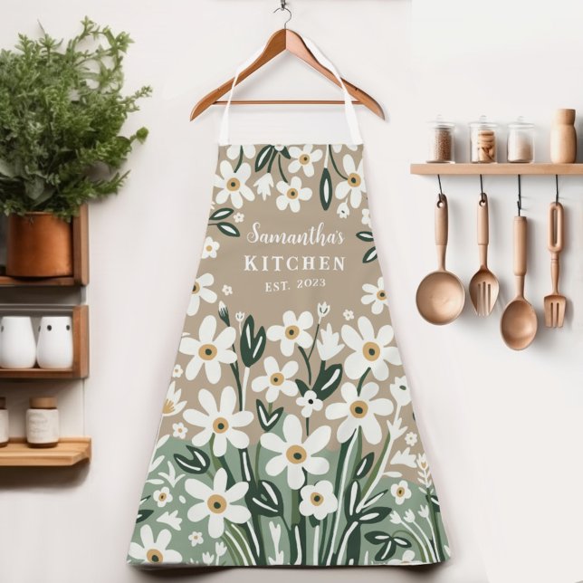 Delantal Apron de las mujeres florales del país (Indulge in the floral charm of our Wild on Flowers apron.  Cook in style and let your name shine!)