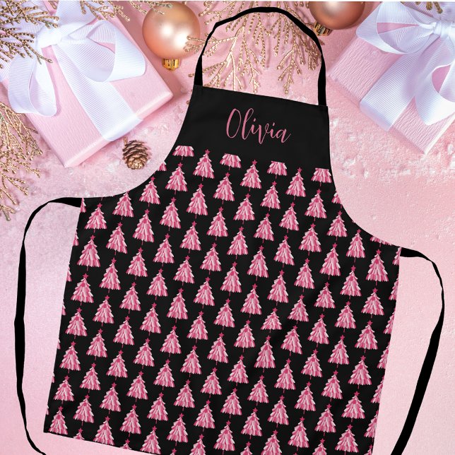 Delantal Árbol de Navidad moderno rosa negro (Modern Christmas kitchen apron personalized first name in pink and black Christmas Tree design.)